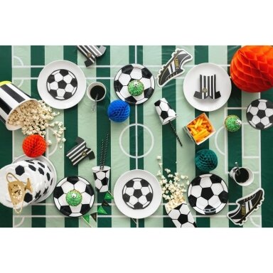 Futbolo temos plastikinė staltiesė „Futbolo aikštė“ 120 × 180 cm – staltiesė vaikų šventei