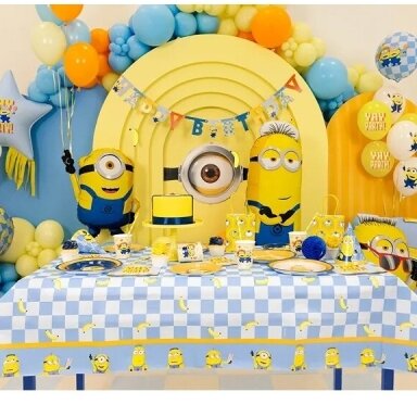 Бумажная скатерть «Миньоны» (Minions), 180 × 120 см – для детского дня рождения Бумажная скатерть «Миньоны» (Minions), 180 × 120 см – для детского дня рождения